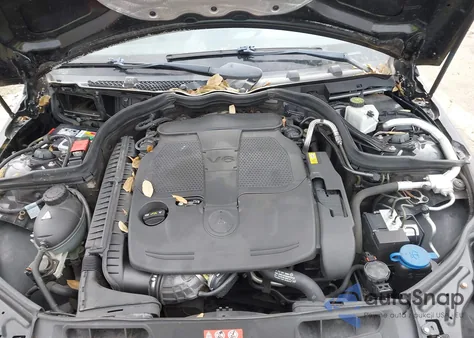 2013 Mercedes-Benz C 300 Luxury 4Matic/Sport 4Matic z USA, uszkodzony, nr VIN WDDGF8AB3DA811048